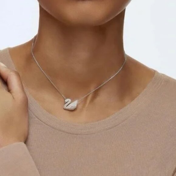 Swarovski Clear Crystal Iconic Swan Pendant Necklace - Picture 1 of 12